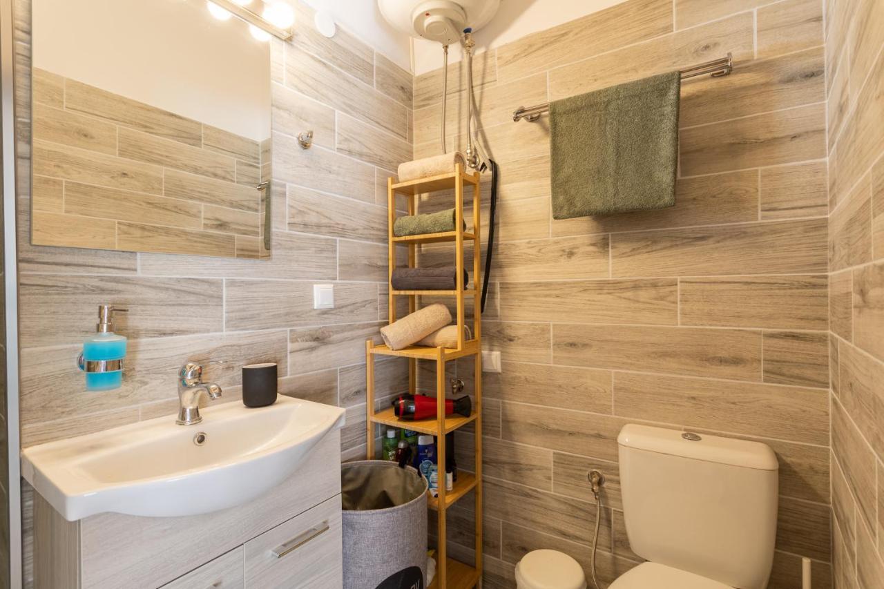 Modern City Center Loft Ioannina Exterior foto